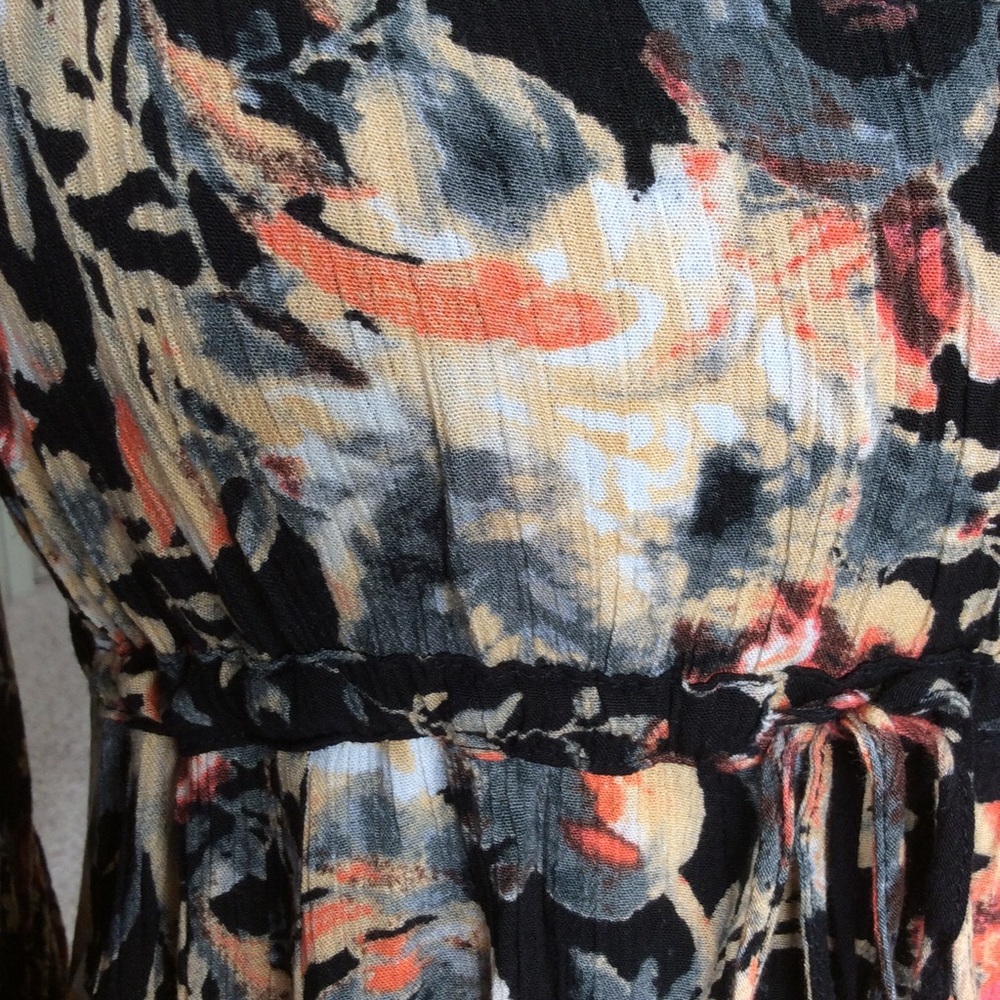 🤩 Flower Print Mini Dress 🤩 - Picture 8 of 8